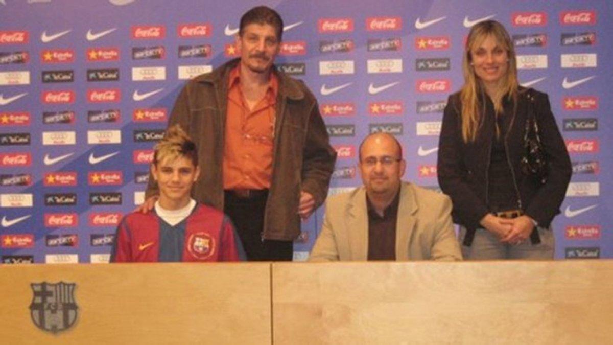 Icardi, en el momento de su firma por el Barça