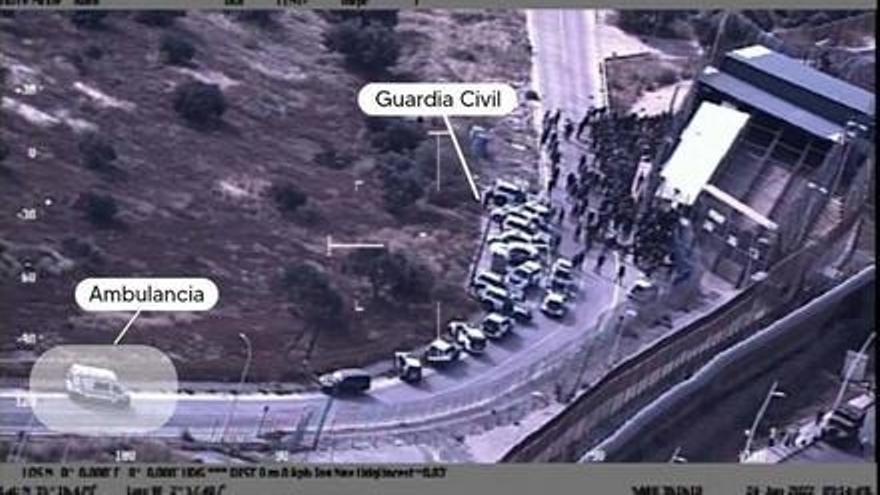 Una ambulancia formó parte del operativo en el lado español el 24 de junio. Evacuó a dos guardias civiles y a once migrantes heridos.