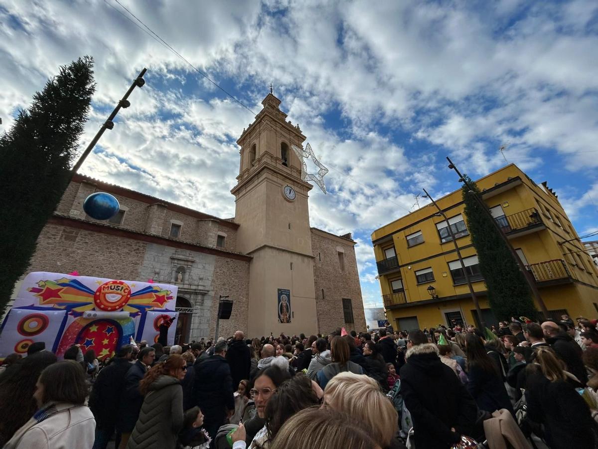 Almassora ha celebrado su festividad de las campanadas infantiles por tercer año.