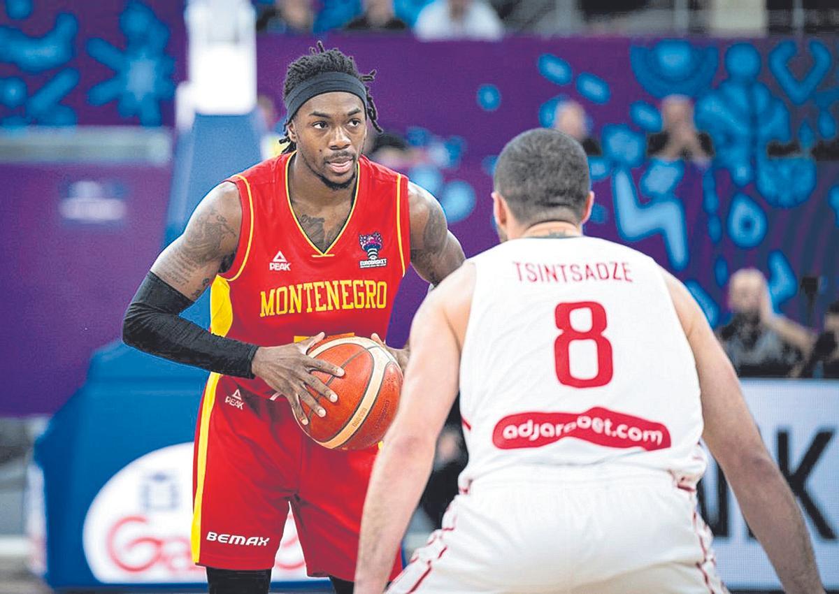 Kendrick Perry, durante el partido contra Georgia, que dio a Montenegro el pase a octavos de final.