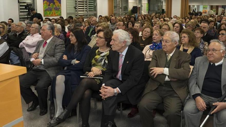 Homenaje al oncólogo Víctor Pérez