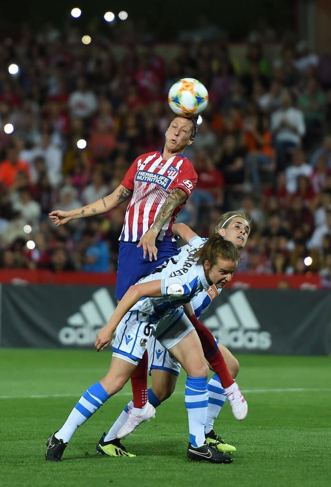 Imagen del partido entre el Atletico Madrid y la Real Sociedad  en la final de la Copa de la Reina de Fútbol