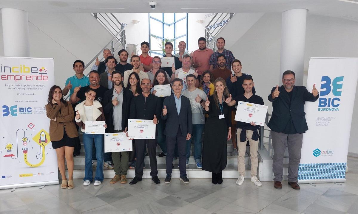 Los participanes del programa CiberEmprende del BIC Euronova del PTA de Málaga y el Incibe.