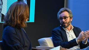 El consejero delegado de Prensa Ibérica, Aitor Moll, y la moderadora del acto, Elena Herrero-Beaumont, directora de Ethosfera y codirectora del observatorio.