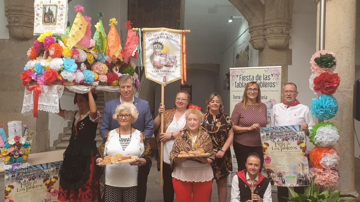 El alcalde Álvaro Arias durante la presentación de la Fiesta de Los Tableros en el Palacio de Carvajal.