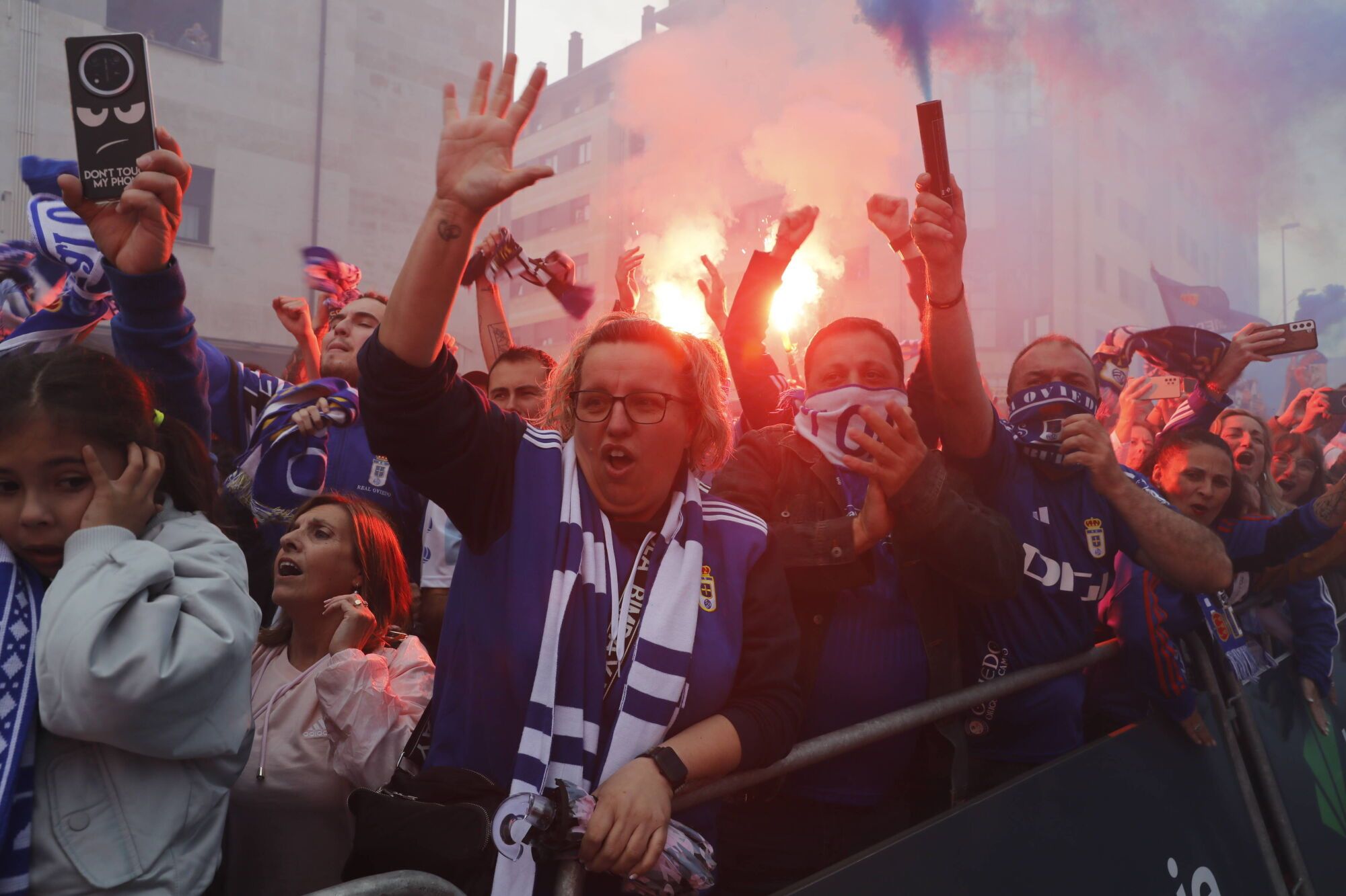 Así fue el recibimiento de la afición al Real Oviedo y toda la previa del último partido de la temporada