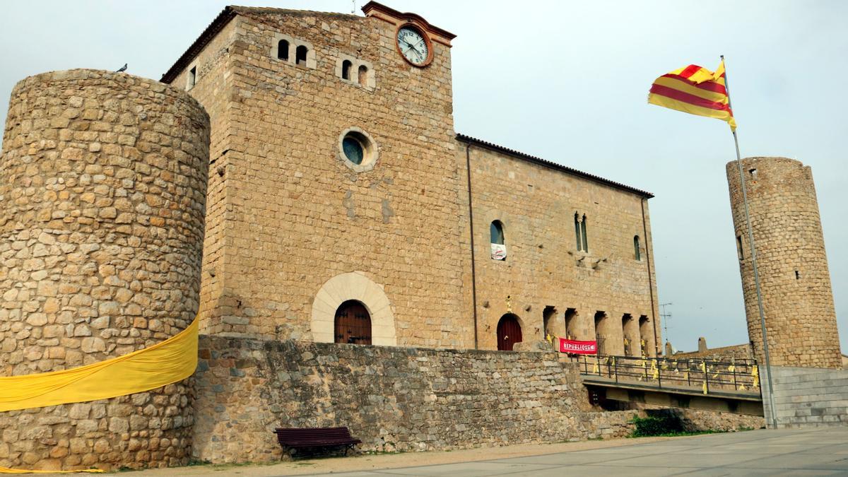 El castell de Bellcaire, a l&#039;esquerra la part que correspon a l&#039;església, aquest 26 d&#039;octubre de 2018