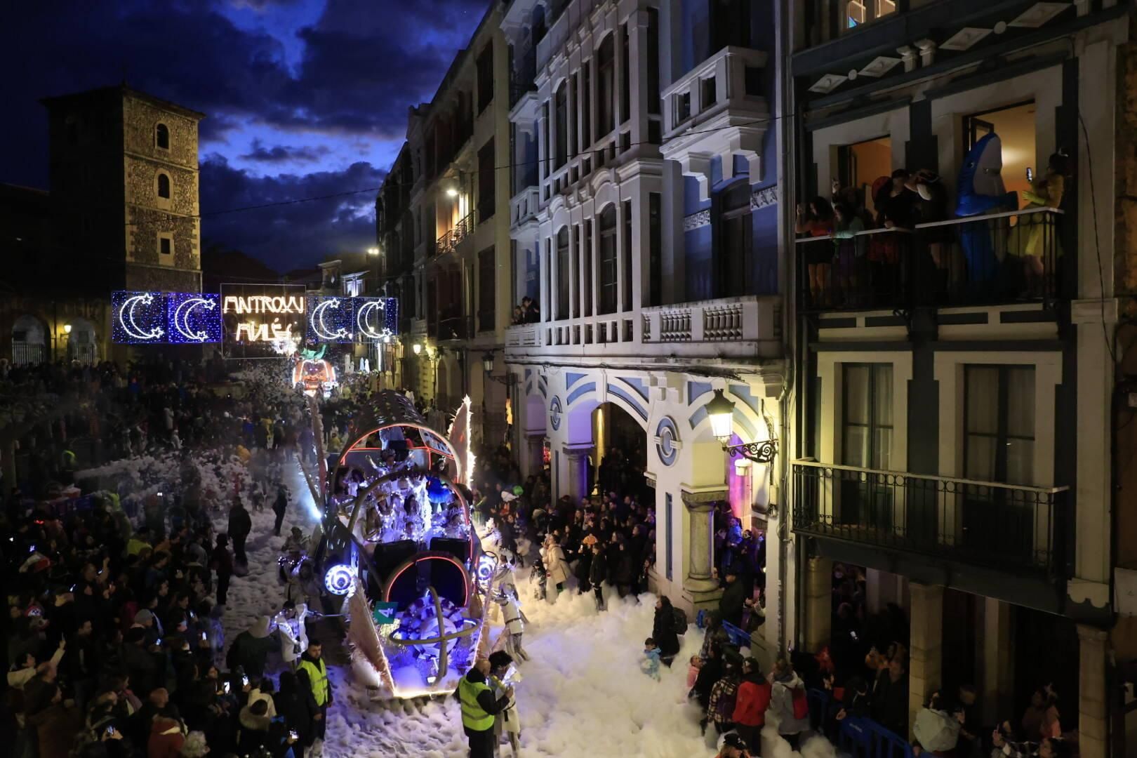 EN IMÁGENES: Así fue el espectacular 37.º Descenso de Galiana en el Antroxu de Avilés