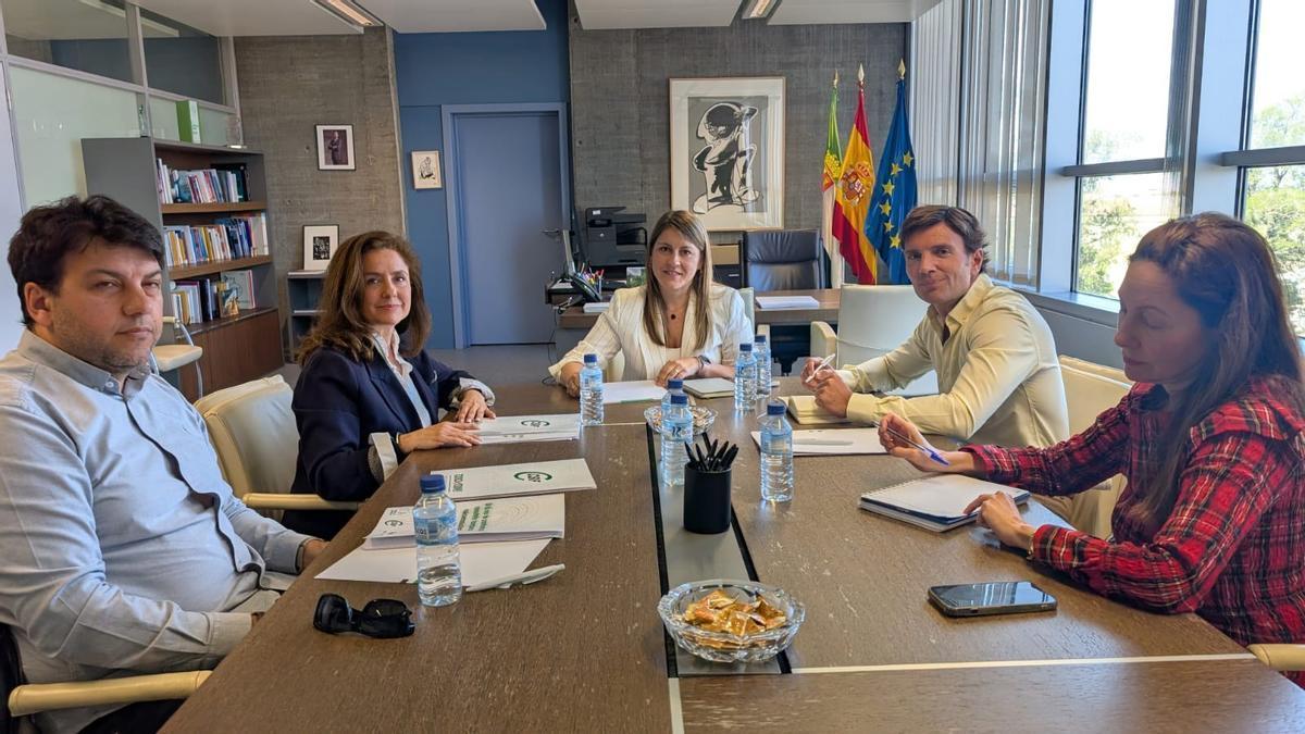 Reunión de los responsables de CSIF con la nueva consejera de Educación en Extremadura.