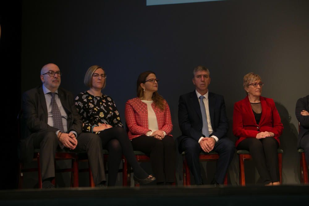 La Generalitat en pleno celebra en Alicante las cuatro décadas de la Carta Magna con un acto institucional en el Teatro Principal que llega en medio de los ataques al modelo territorial y de la alerta ultra.