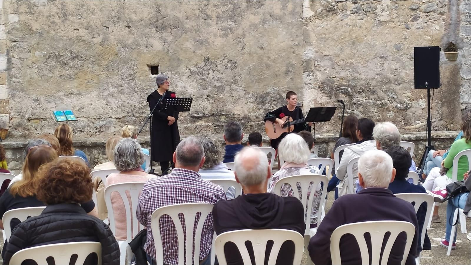 Así se vive en la 'part forana' la 'Nit de les Ànimes', en imágenes