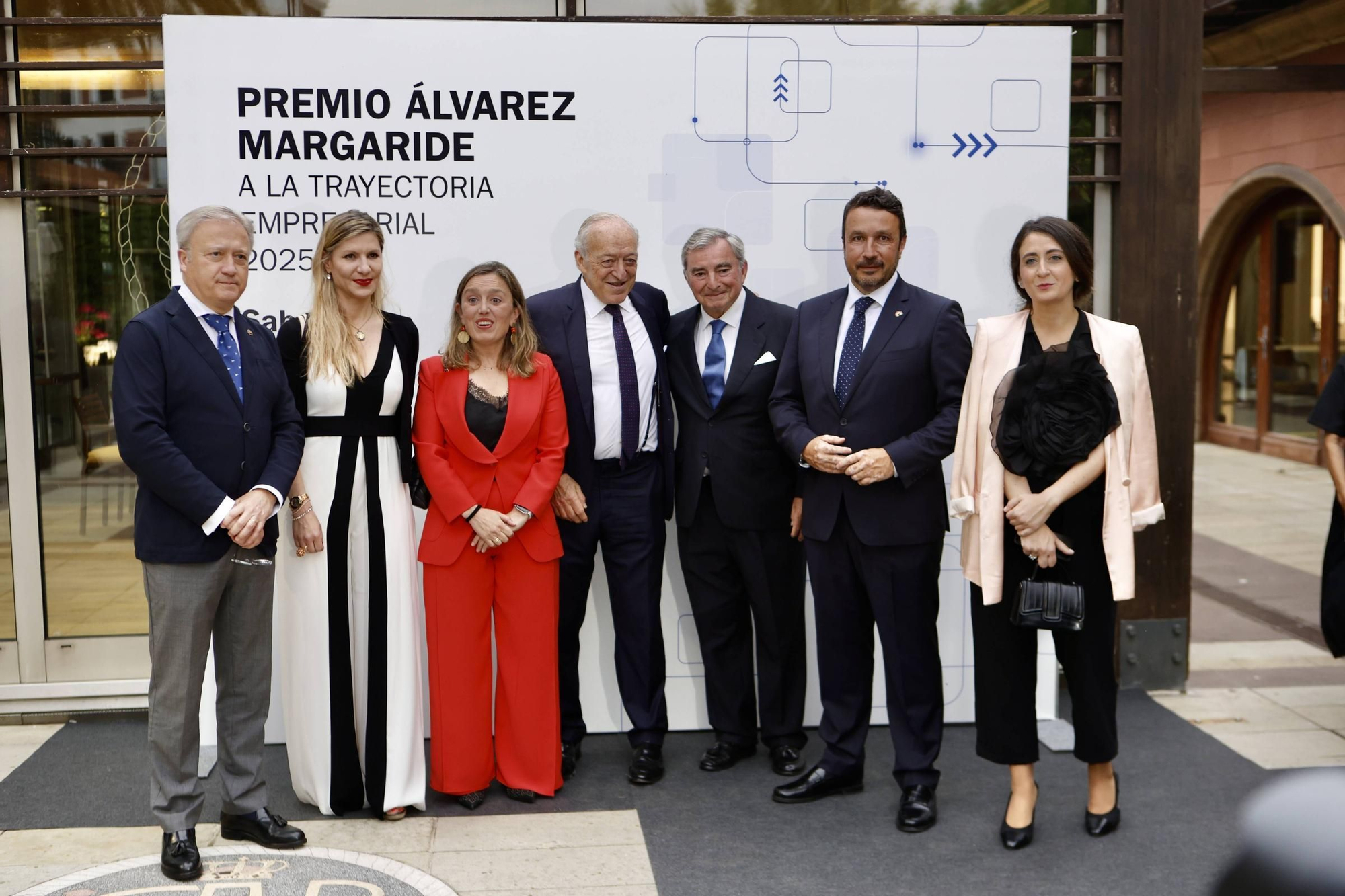 EN IMÁGENES | Entrega del XIV Premio Álvarez Margaride a Luis Rodríguez-Ovejero