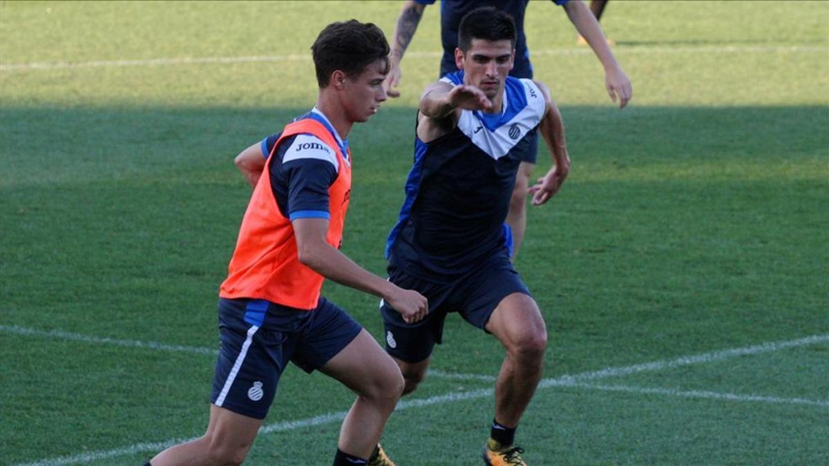 Javi Puado se ha ejercitado esta pretemporada con el primer equipo