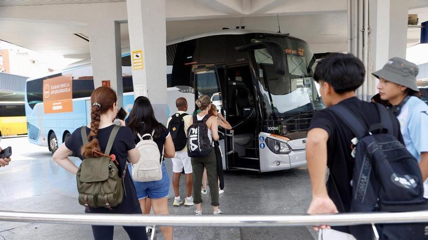 Así te afecta la huelga de autobuses en la Región de Murcia desde este jueves: horarios, servicios mínimos y días de paro