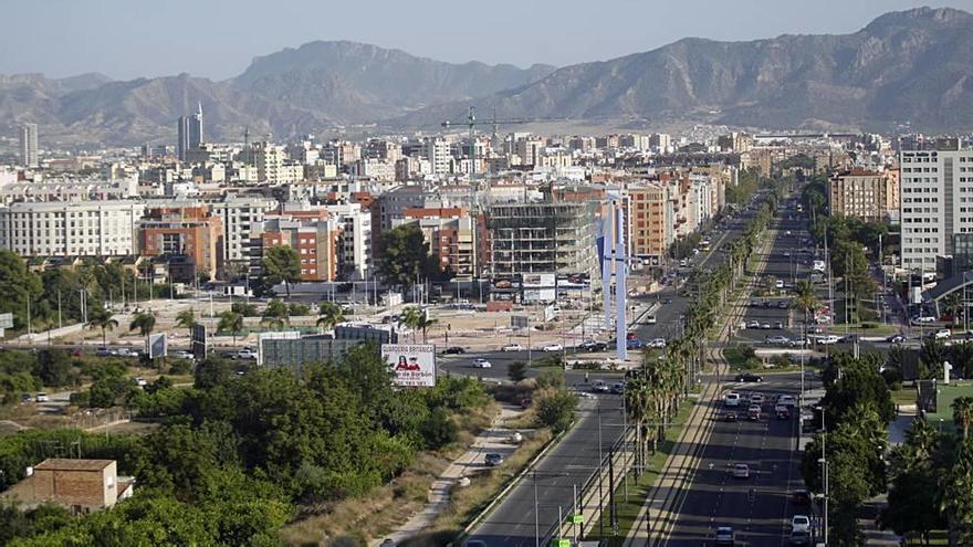 El recibo del IBI de las viviendas del centro de Murcia subirá, mientras que el de pedanías bajará.