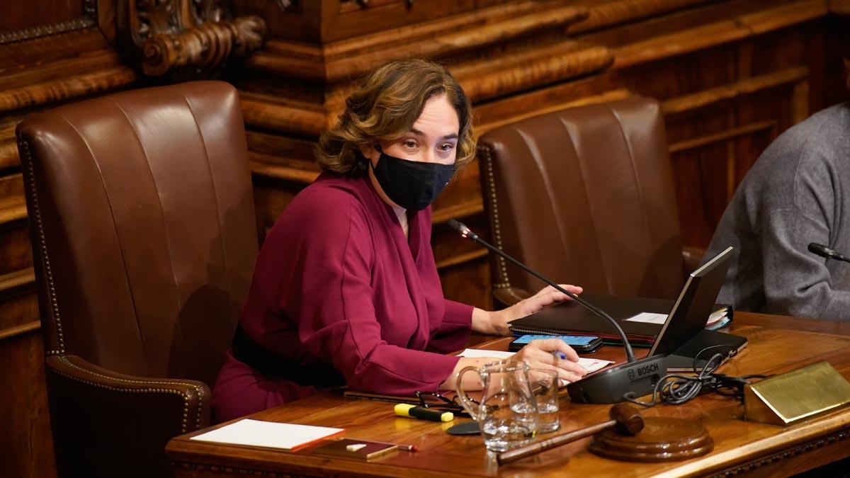 Ada Colau en el pleno municipal