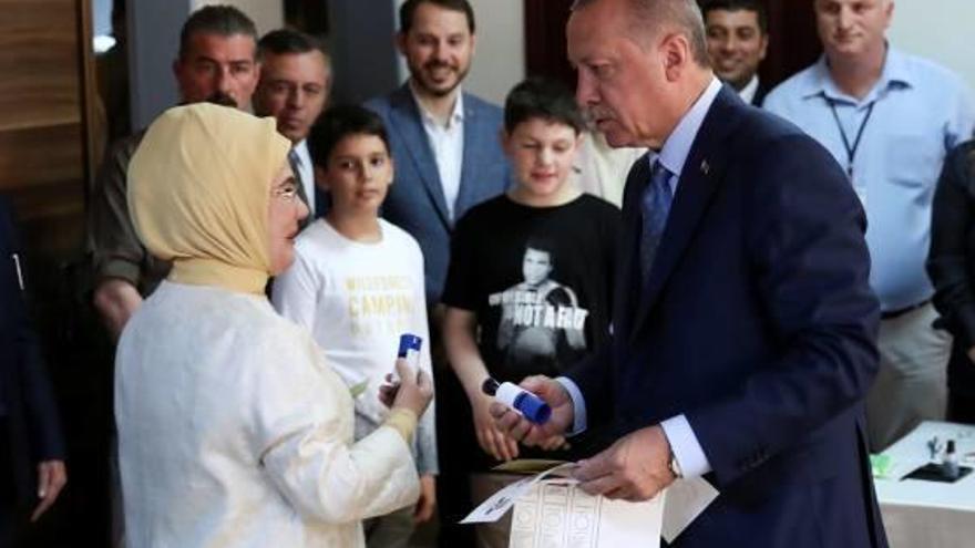 Erdogan, reelegit president turc sense necessitat de segona volta