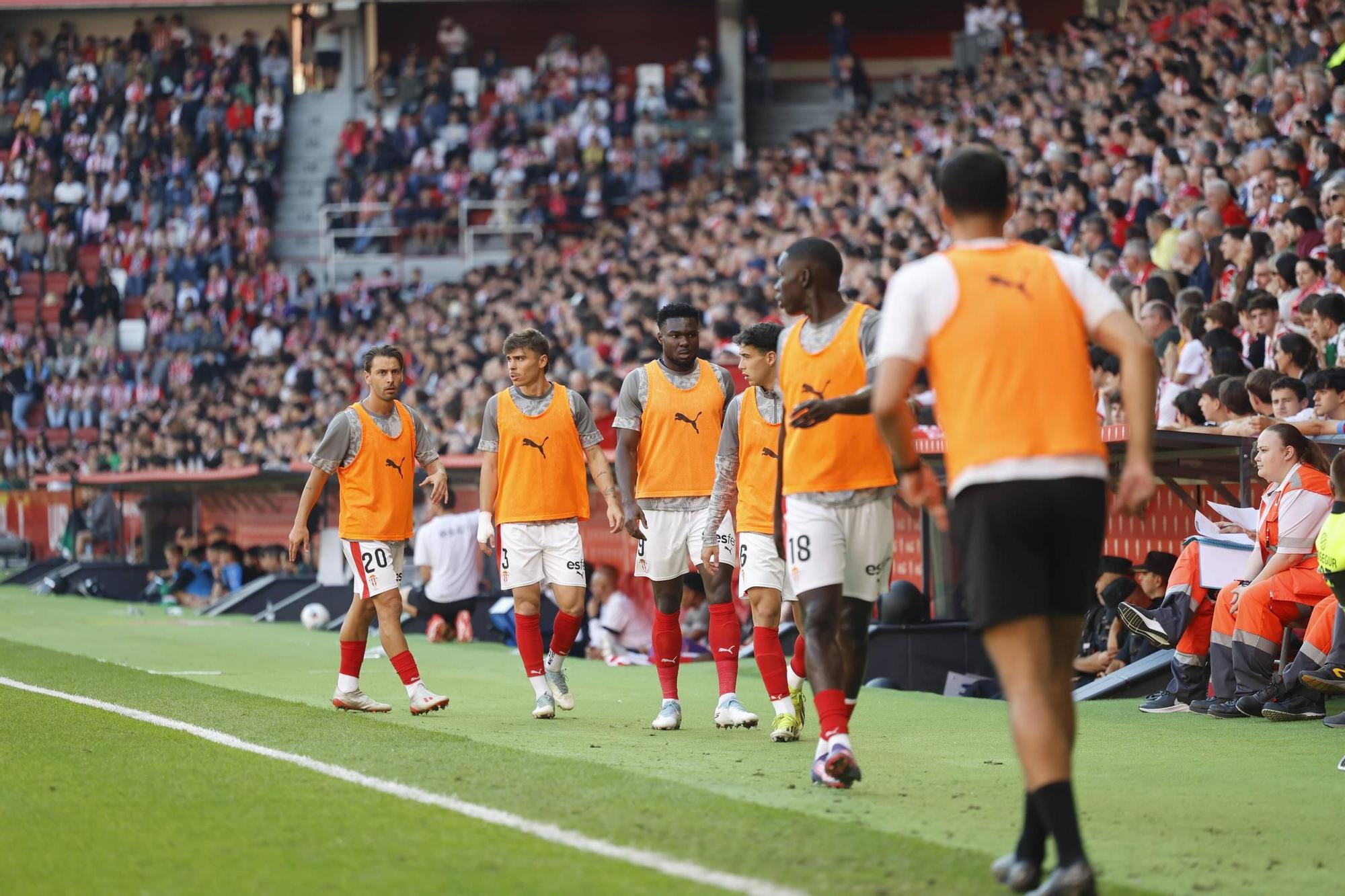EN IMÁGENES: El partido del Sporting- Racing de Santander en El Molinón