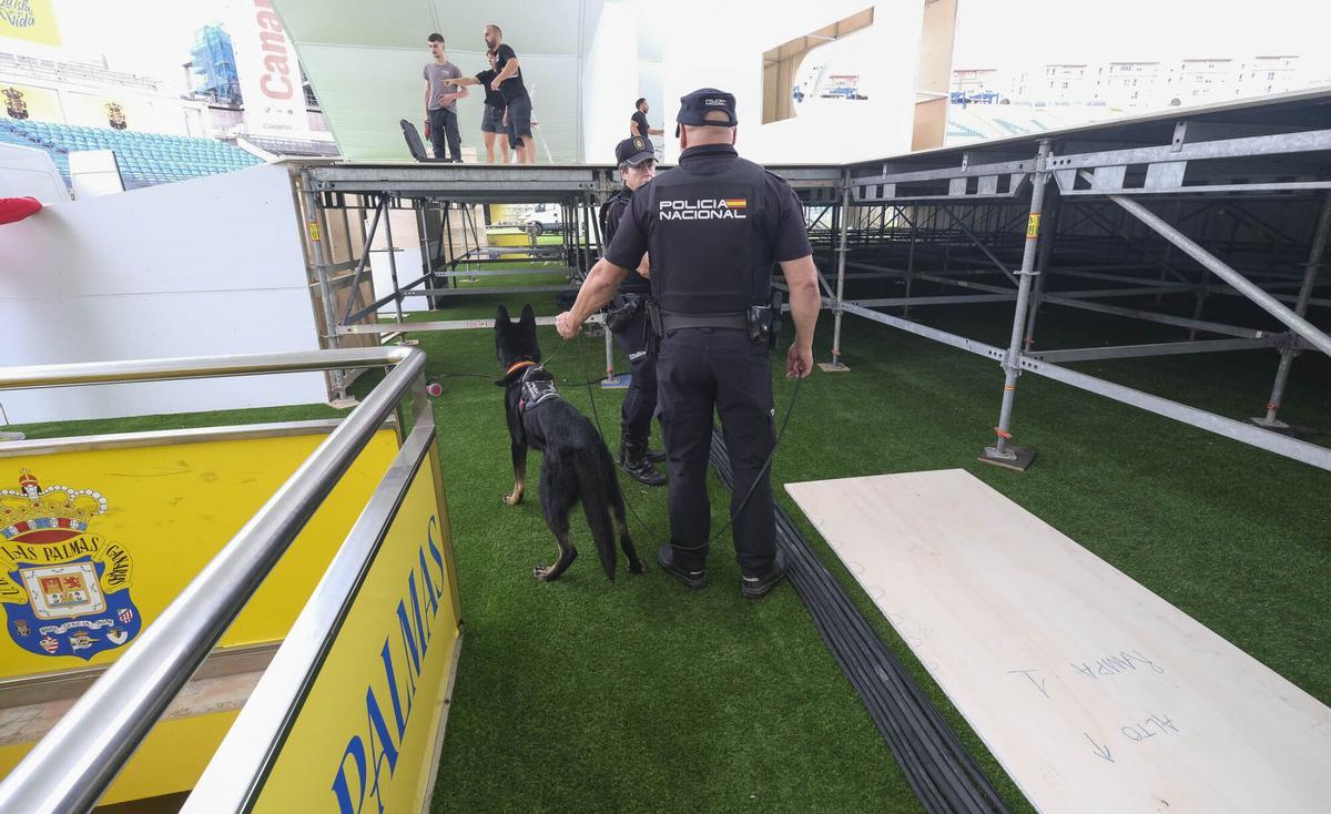 Preparativos en el Estadio de Gran Canaria para la misa del papa León XIV