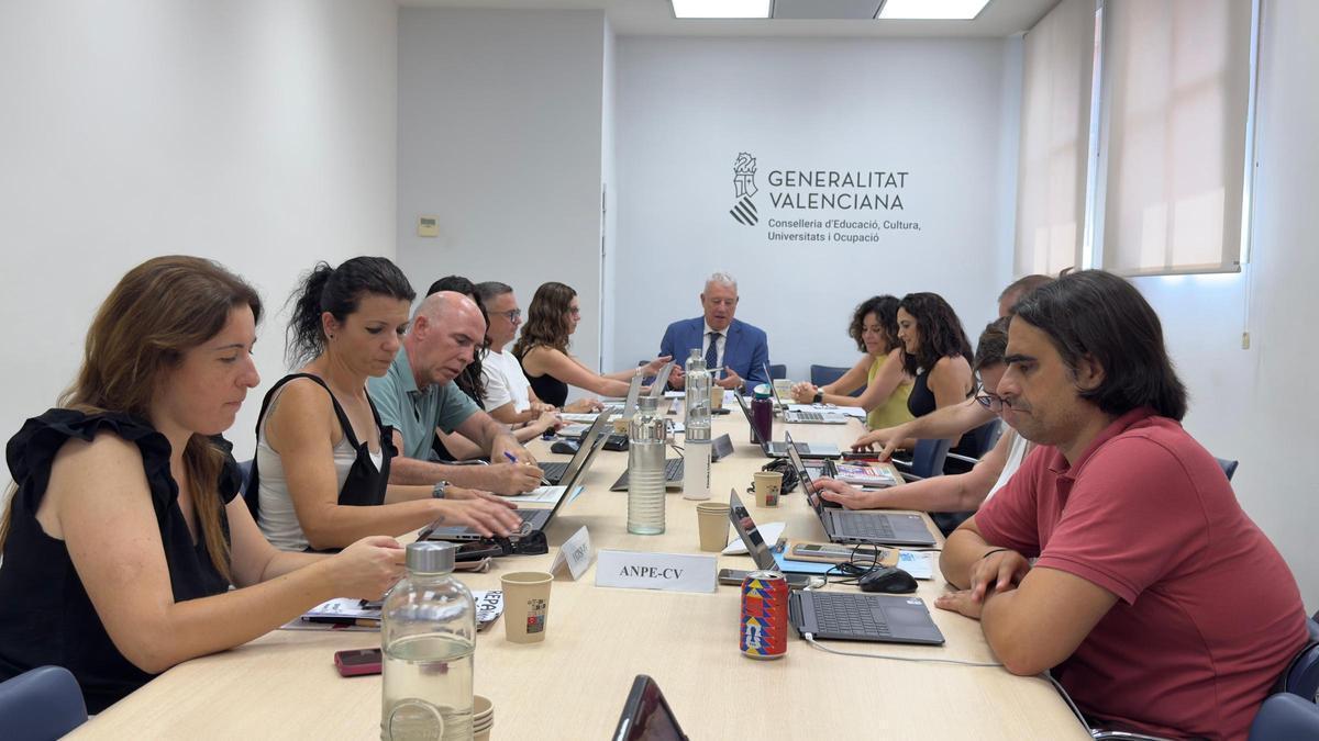 Educación presenta las instrucciones de inicio de curso con menos burocracia, mayor autonomía para los centros y un refuerzo de la convivencia.