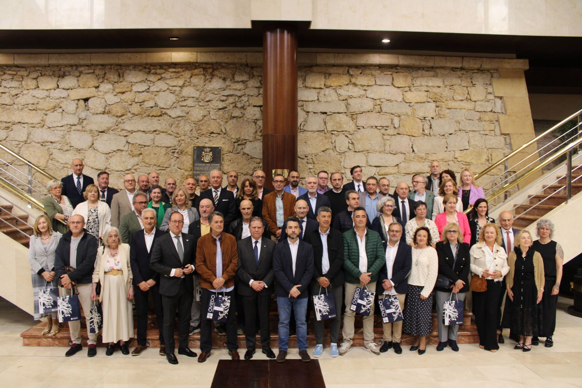 Acto institucional Santa Rita Hora: 11:00 Lugar: Oviedo, Sala de Cámara del Auditorio Príncipe Felipe Descripción: Homenaje a los trabajadores municipales jubilados y a quienes cumplen 25 y 40 años de servicio en el Ayuntamiento.