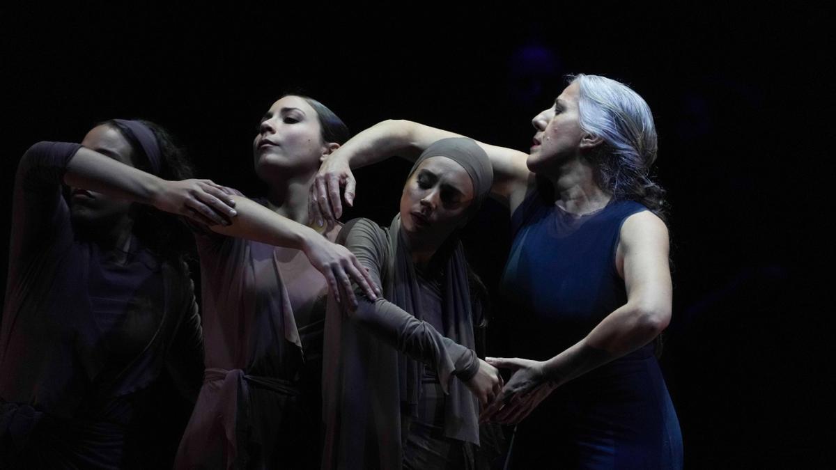 La compañía María Pagés llena el Gran Teatro de fuerza femenina con ‘De Sheherezade’.