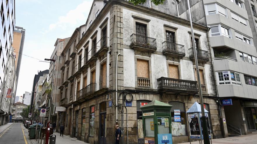 Más de una decena de edificios busca comprador tras la venta de la sede noble del Casino Mercantil