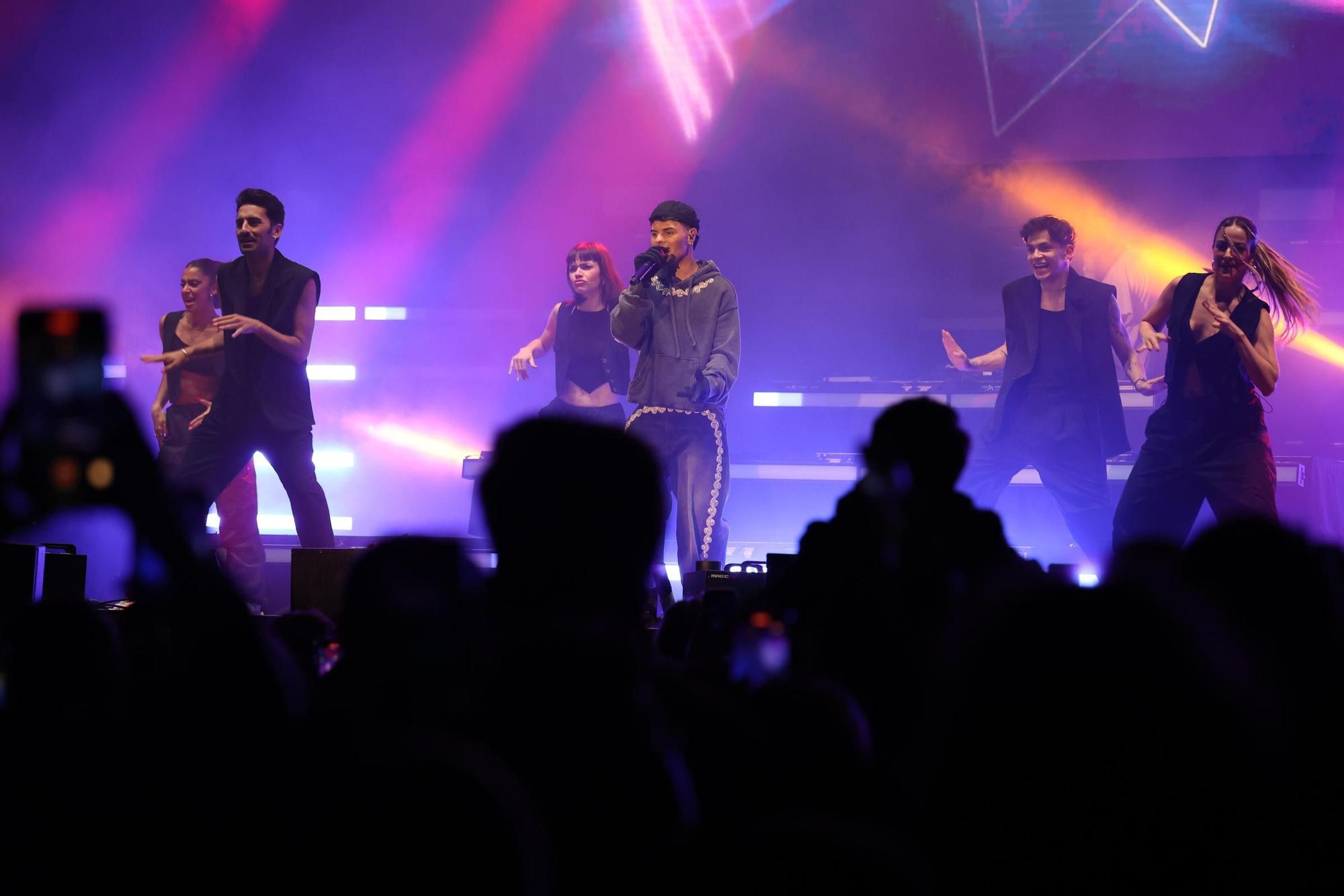 Abraham Mateo reúne a casi 8.000 personas en el concierto más multitudinario de las fiestas de Cullera