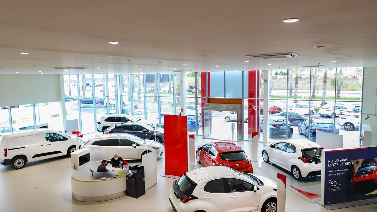 Toyota Torrevieja pone a la venta 30 unidades a precios únicos con motivo de su  reapertura