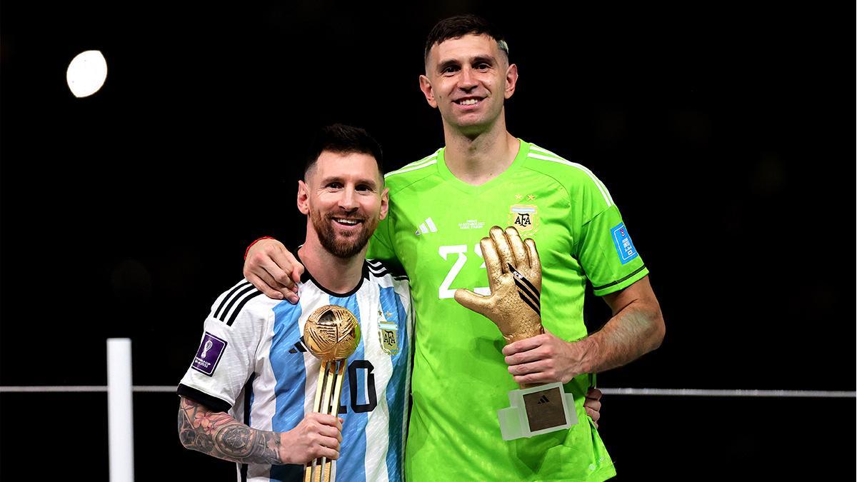 El 'Dibu' Martínez y Leo Messi, en Qatar