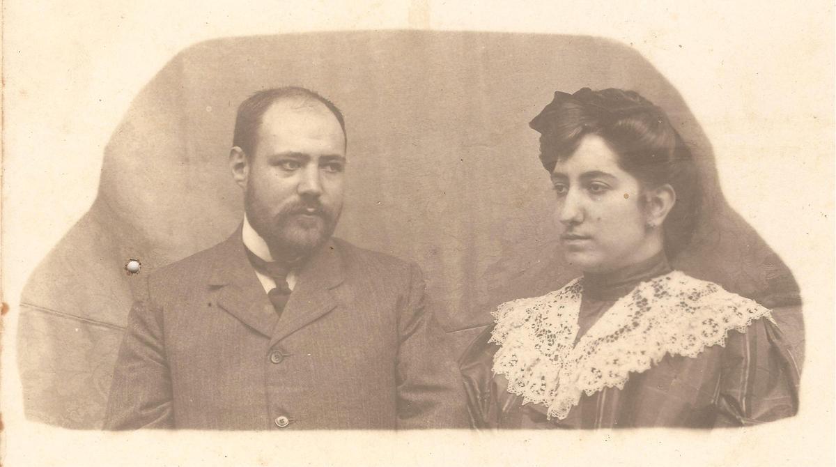 Foto de 1911 de su esposa.