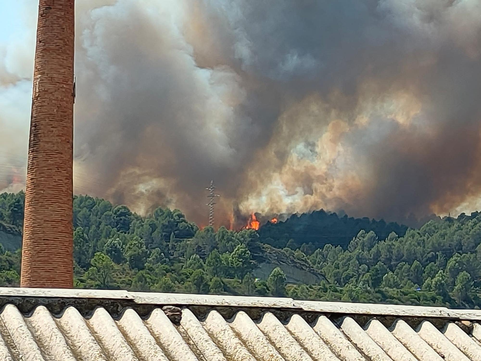 Incendi entre Bufalvent i el Pont de Vilomara