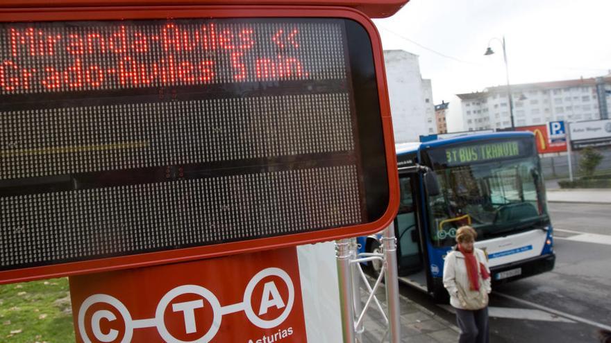 El Consorcio de Transportes moderniza la recarga  en línea de las tarjetas, que se activará en los autobuses