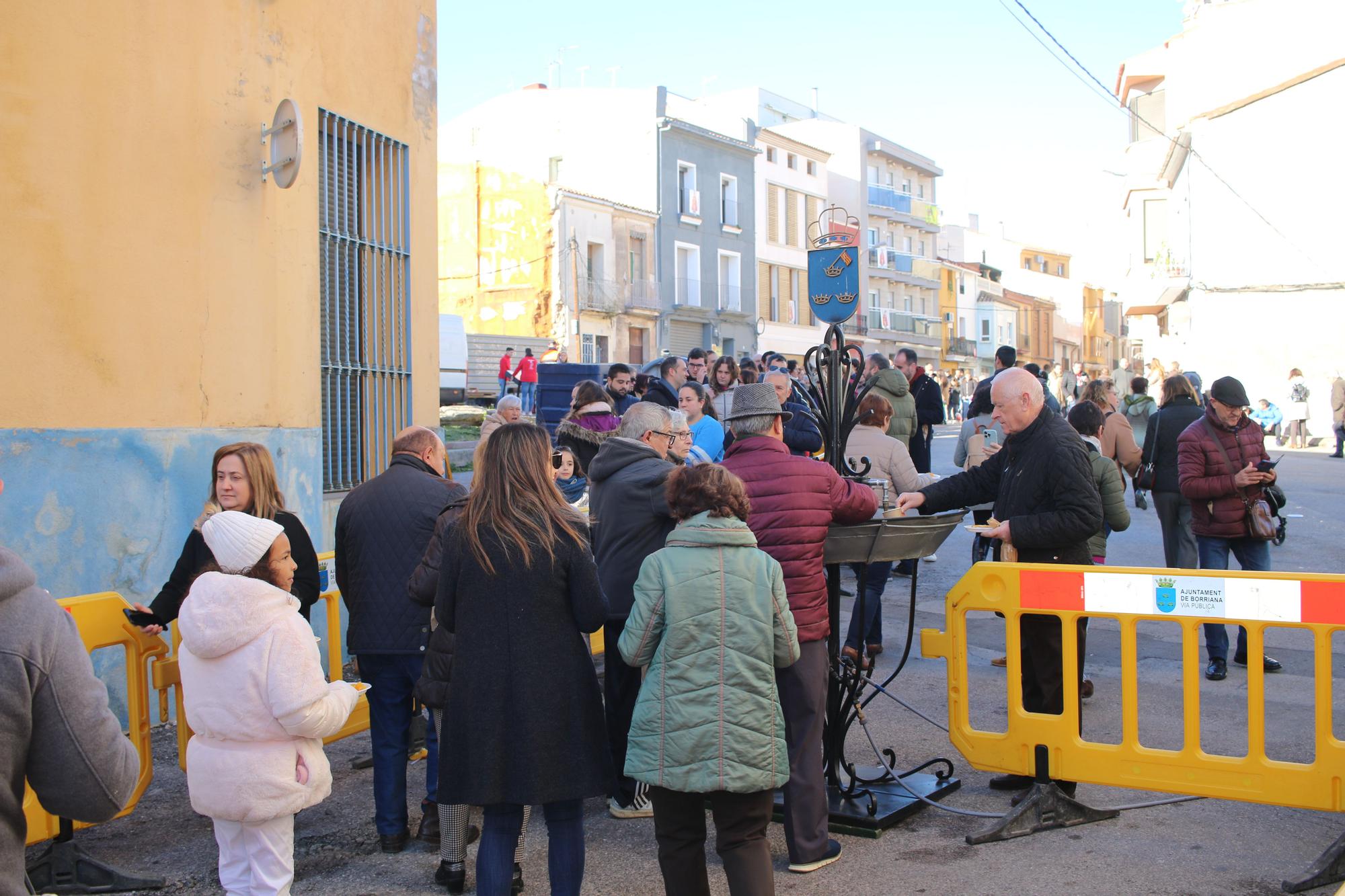 Todas las imágenes del multitudinario regreso de la Font del Vi de Burriana