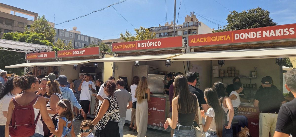 Estands de los restaurantes participantes.