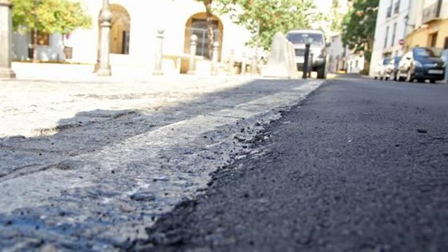 Iniciativa Cívica afea el asfaltado de Sant Pere ordenado por Lorente