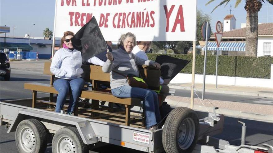 La alcaldesa de Almodóvar exige de nuevo al Gobierno que cambie los criterios del cercanías