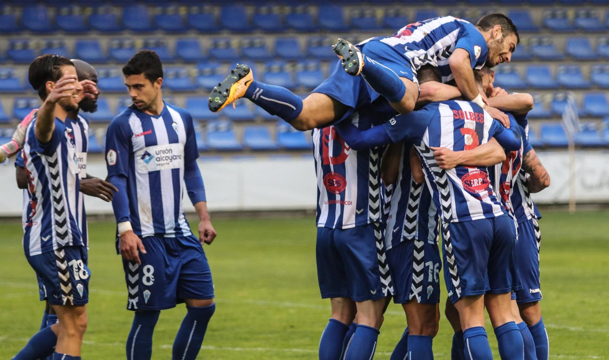 El Alcoyano se lleva los tres puntos ante La Nucía