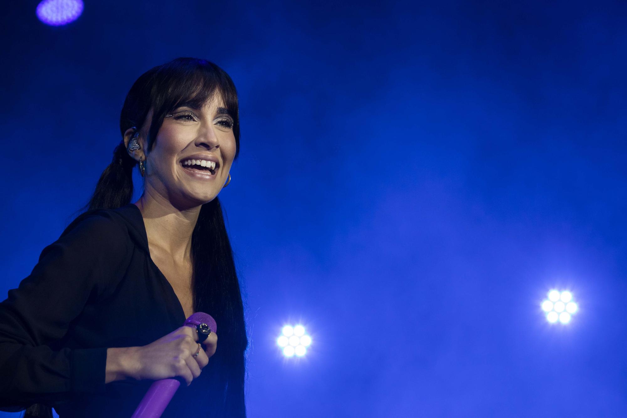 Aitana llena la plaza de toros de València