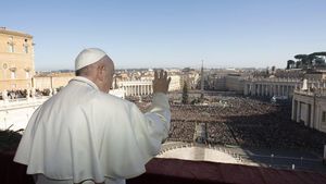Vatican City (Vatican City State (holy See)), 25/12/2019.- A handout picture provided by the Vatican Media shows Pope Francis delivers the traditional Urbi et Orbi Christmas Day blessing from the central balcony of St. Peter’s Basilica at the Vatican, 25 December 2019. (Papa) EFE/EPA/VATICAN MEDIA / HANDOUT HANDOUT EDITORIAL USE ONLY/NO SALES
