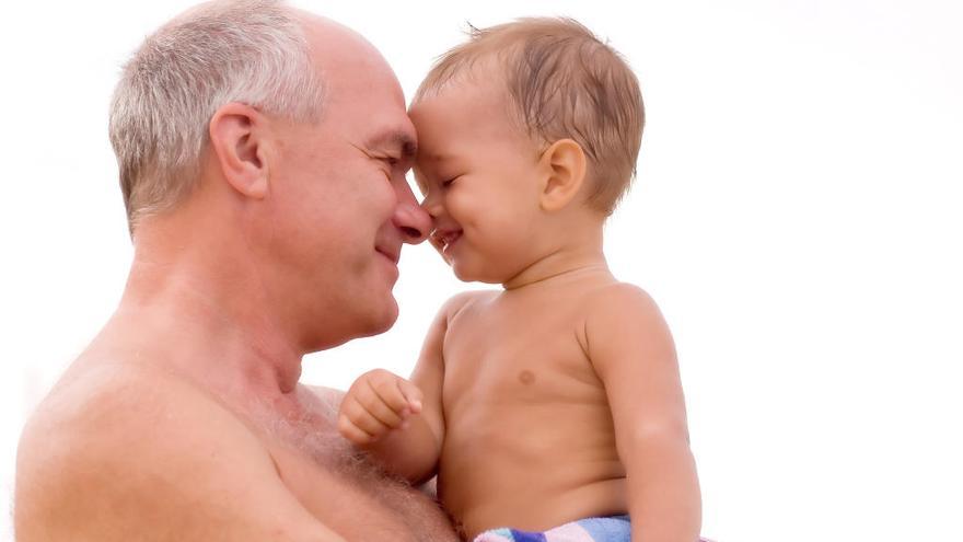 ¿Hasta que edad pueden los hombres tener hijos?