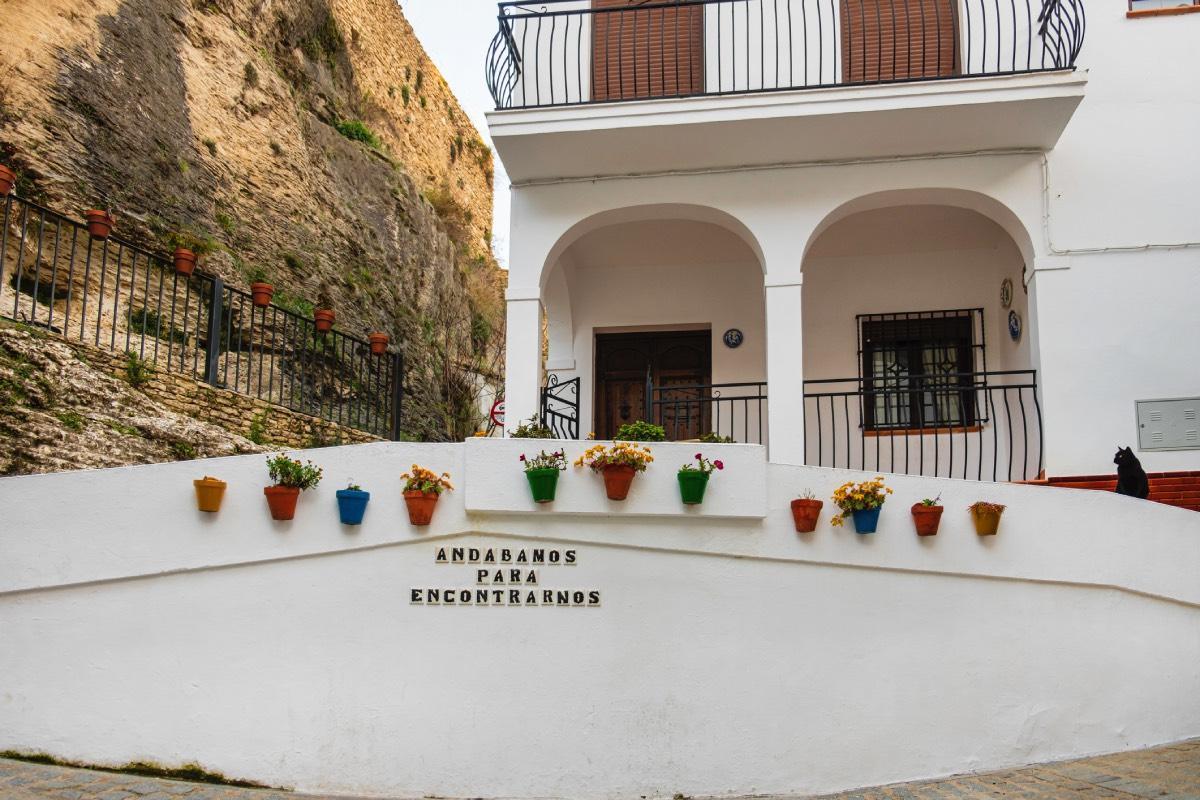La ruta del amor en Setenil de las Bodegas