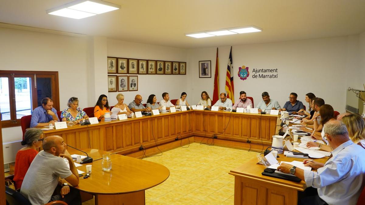 Imagen de un pleno celebrado en Marraxí esta legislatura.