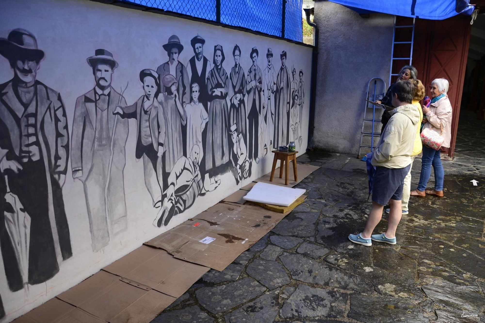 En imágenes: Así hizo María del Roxo el mural del Museo Etnográfico de Grandas de Salime