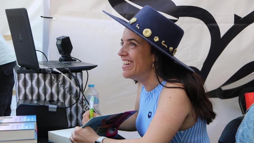 La cerdana Regina Rodríguez Sirvent, l'autora més venuda per Sant Jordi: "No m'ho hauria imaginat ni en un milió d'anys"