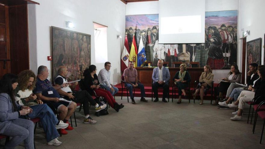 Reunión constituyente de la comisión municipal. | | E.D.