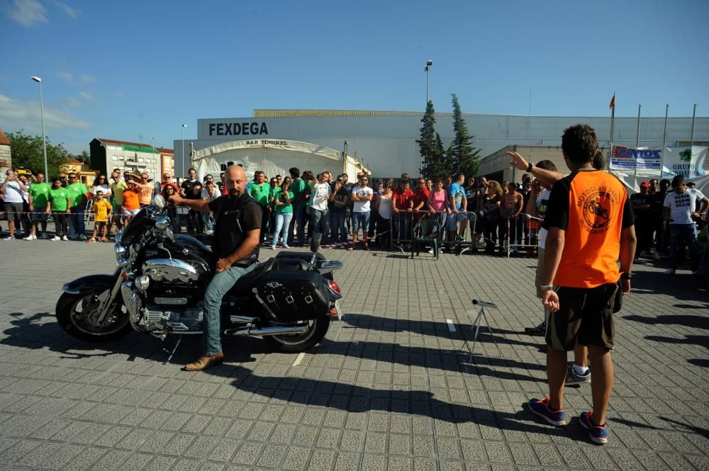 Trescientos moteros abren gas en Vilagarcía
