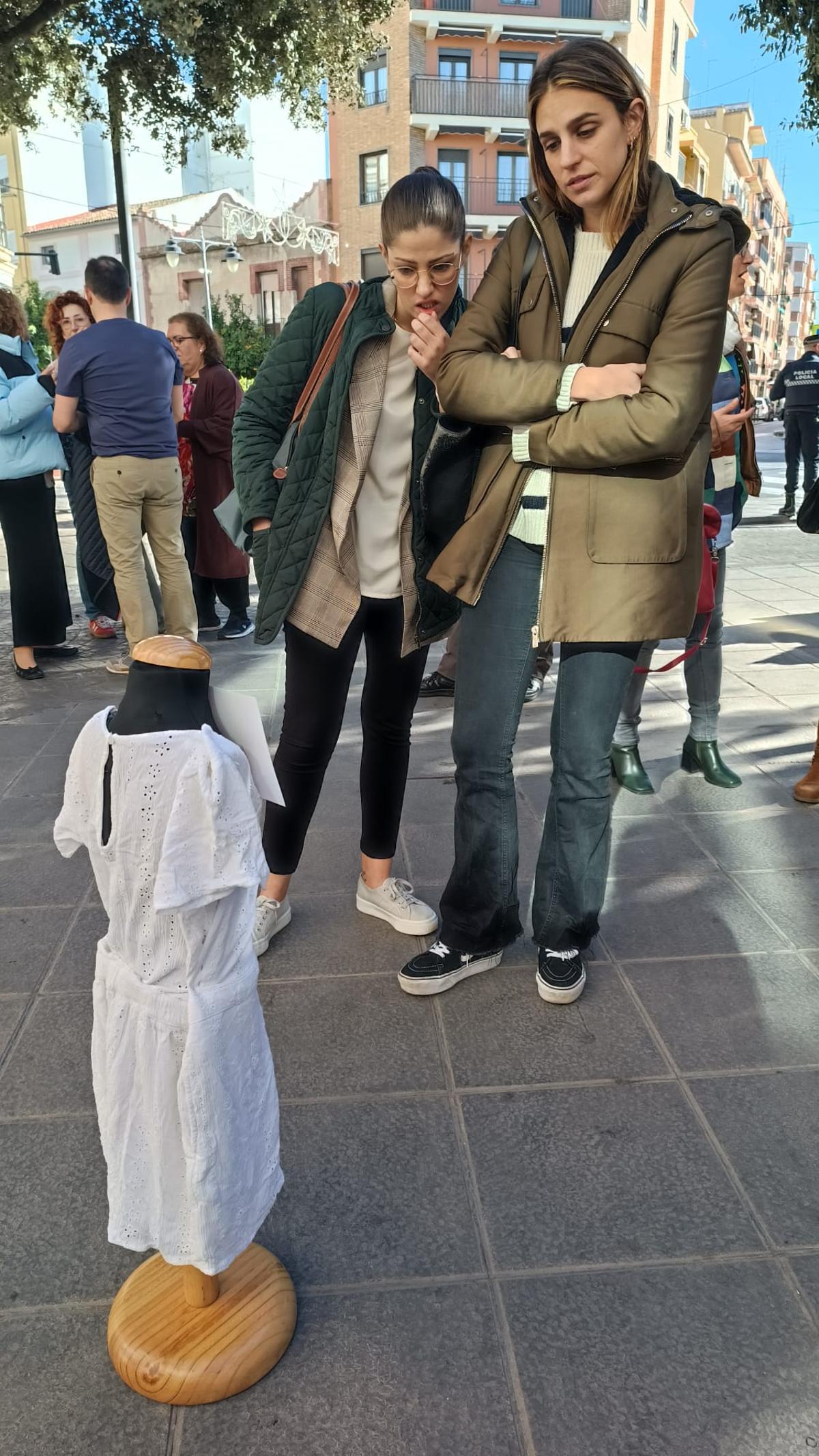 Exposición "¿Qué llevabas puesto? (cuando fuiste agredida sexualmente)" en Quart de Poblet