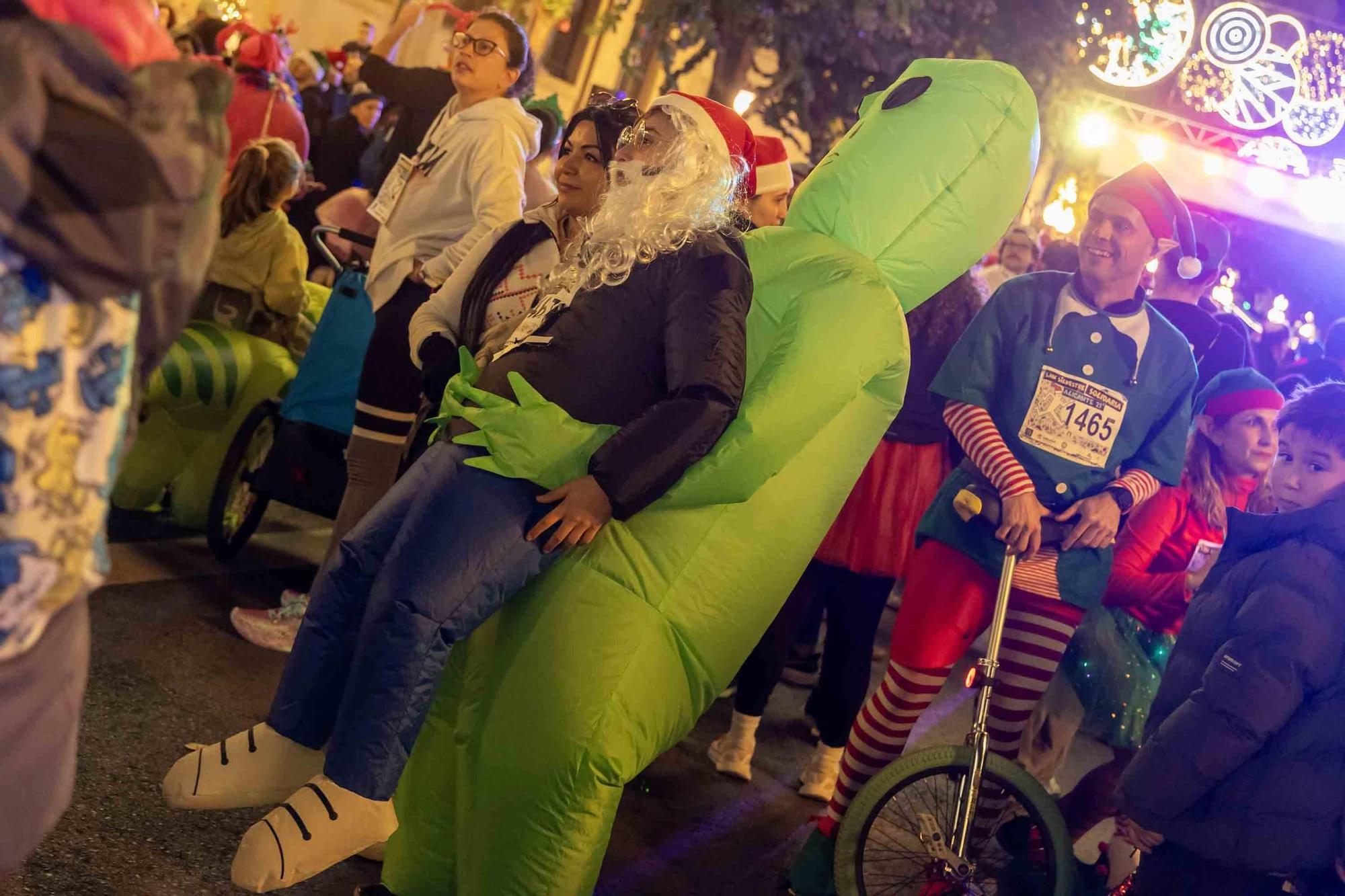 La San Silvestre de Alicante llena de colorido la ciudad