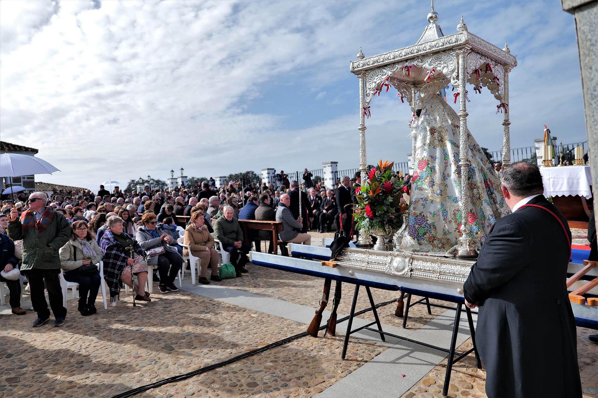 Pozoblanco vive la traida de la Virgen de Luna